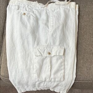 Tommy Bahama men’s Relax Linen cargo Short in Cream. Size XL